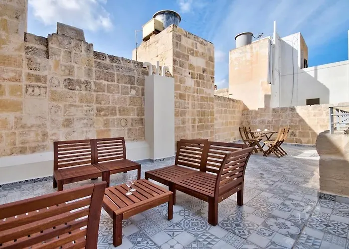 Old 4 By Vallettastay Apartment