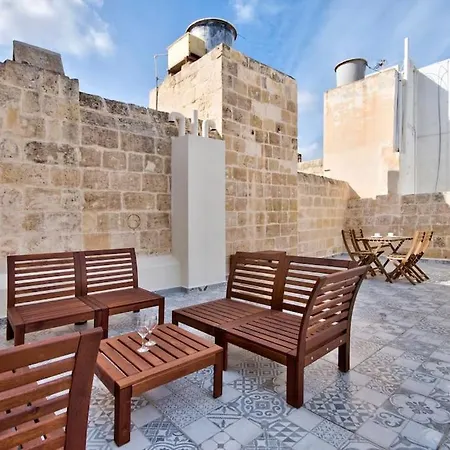 Vallettastay Old 4 Apartment