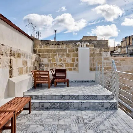 Old 4 By Vallettastay Valletta
