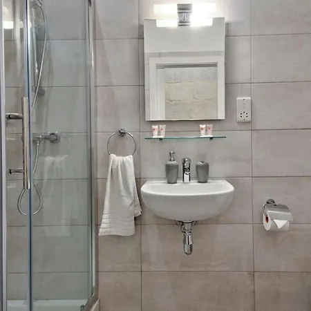 Old 4 By Vallettastay * 발레타