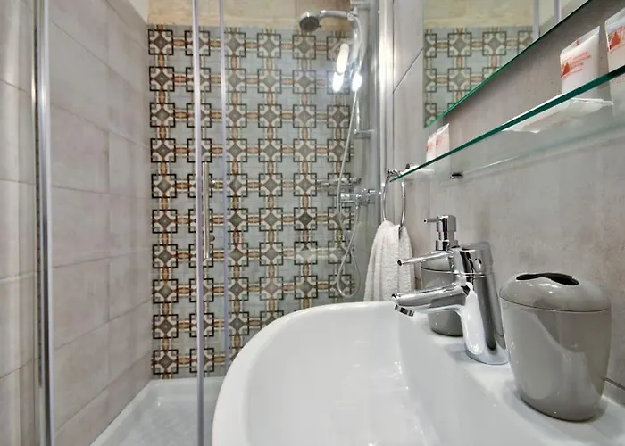 Old 4 By Vallettastay Valletta