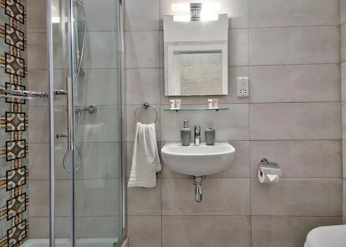 Old 4 By Vallettastay * Valletta